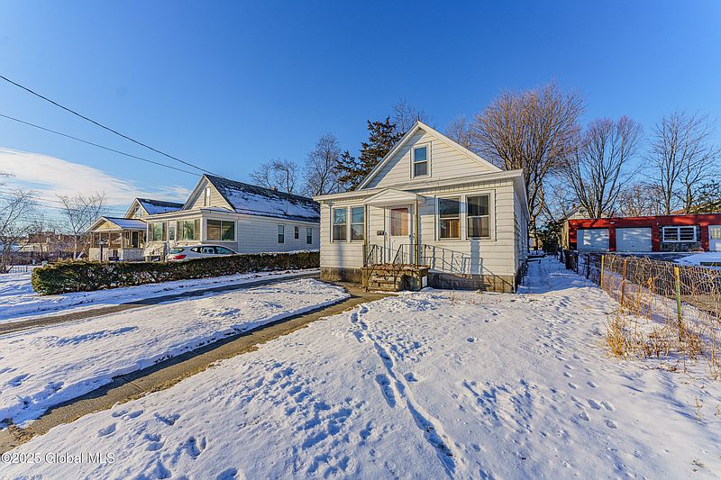 3rd image of 458 Eleventh Street