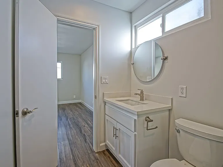 307 Bayview Dr — Photo 32