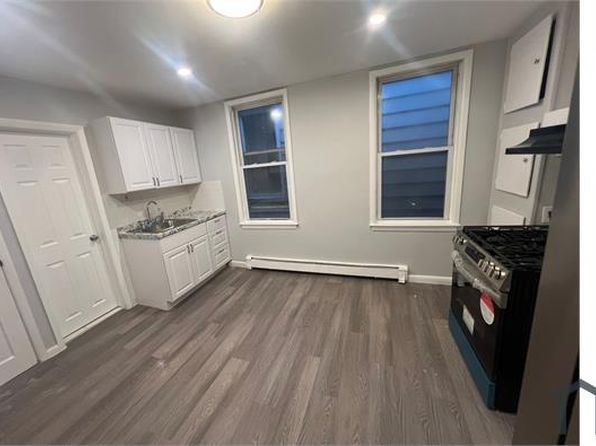 46 Hawkins St Floor 2