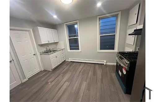 46 Hawkins St Photo 1