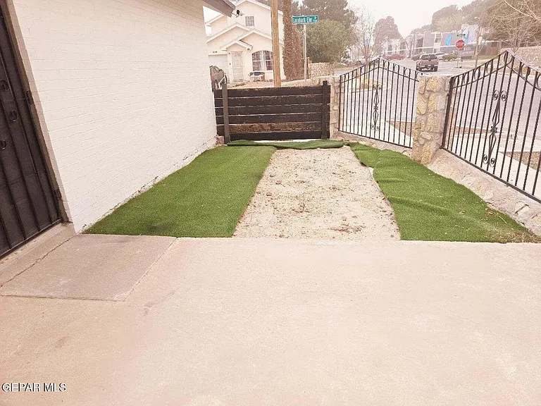 9101 Lacebark Elm Dr — Photo 22