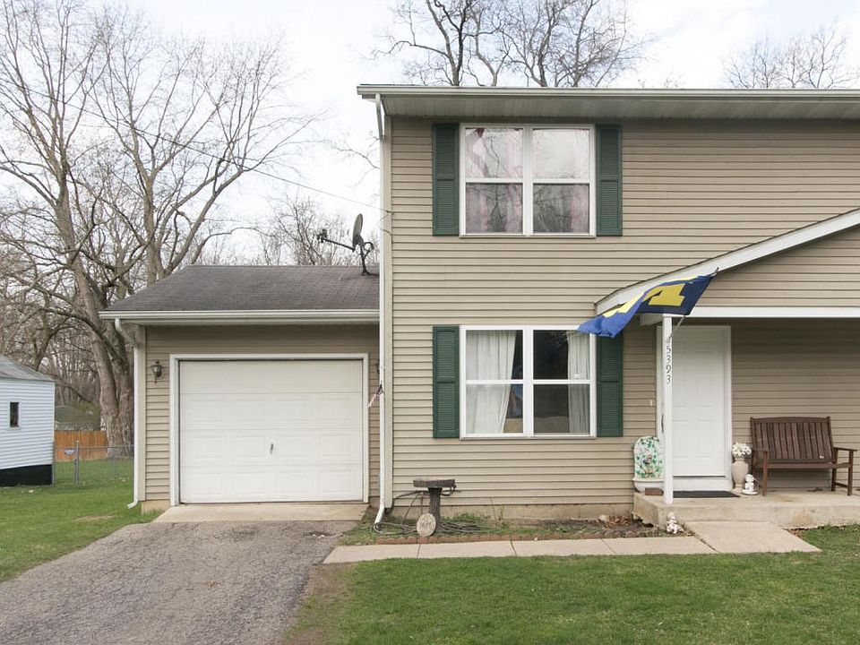 5393 Riverview-101