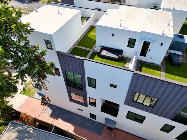 2450 N Garrett Ave Unit 17, Dallas, TX 75206