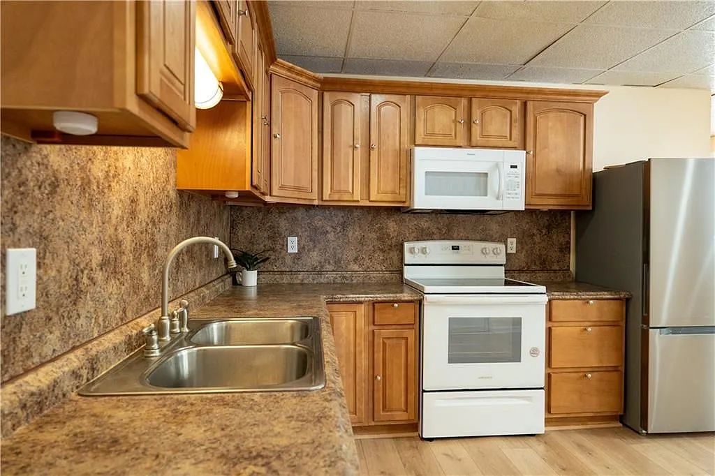 Building Photo - 43 Rivulet St #1