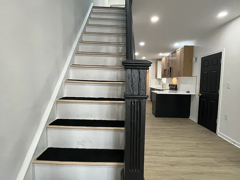 5856 Walton Ave — Photo 15
