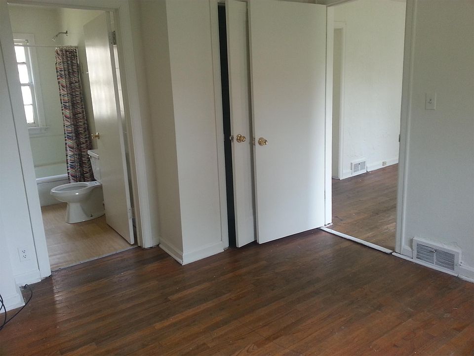 2nd image of 2745 Lapey St APT 1