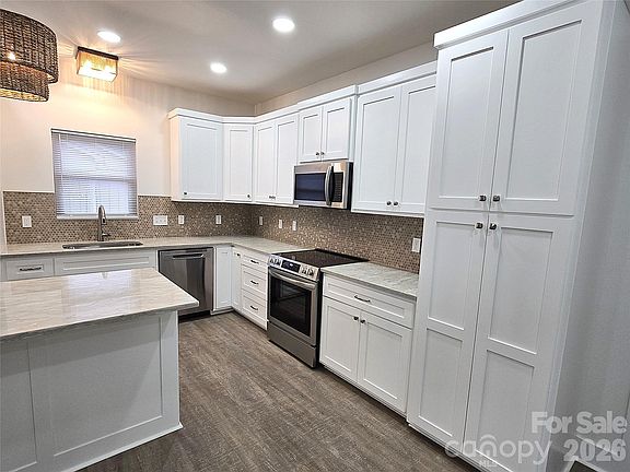 4th image of 768 8th St NE