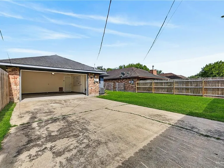 606 Silva Dr — Photo 17