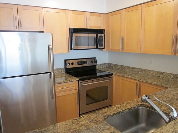 5th image of 10101 Grosvenor Pl APT 318
