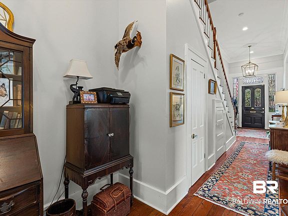 5th image of 259 N Jackson St