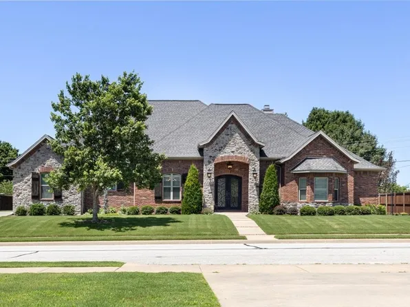 1972 Tuscany Ave, Springdale, AR 72764