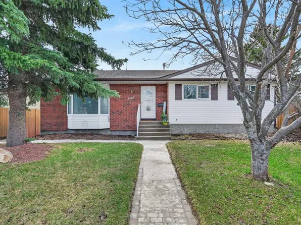 1427 N McCrimmon Dr, Carstairs, AB T0M 0N0