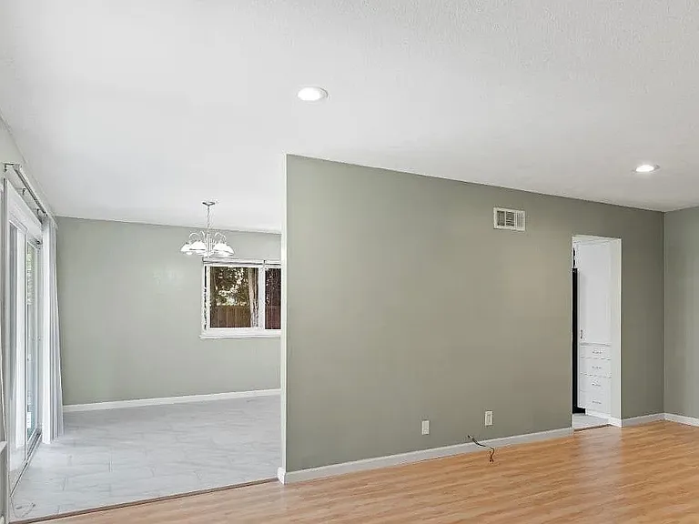 Living Dining Area