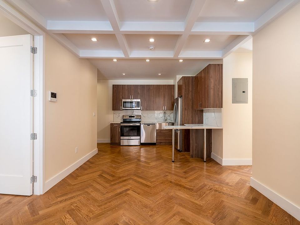 1st image of 941 Washington Ave #401