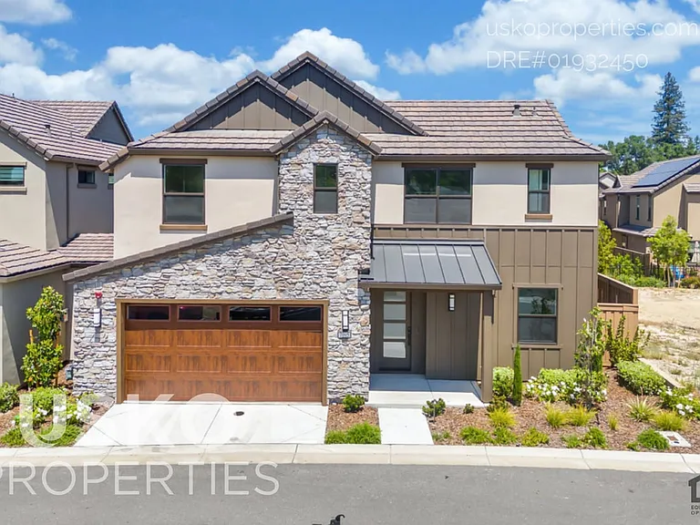 7095 Soleil Way — Photo 4