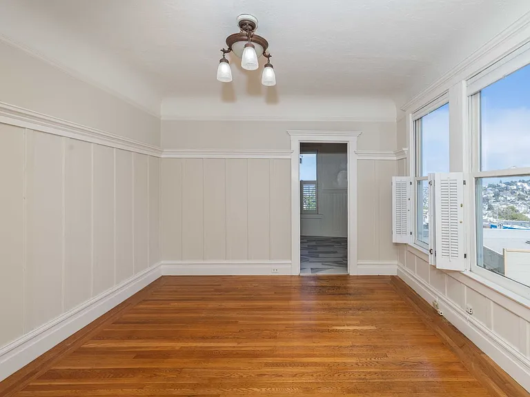 Top Floor 1br. Remodeled! W/D In-Unit! Dishwasher! — Photo 17