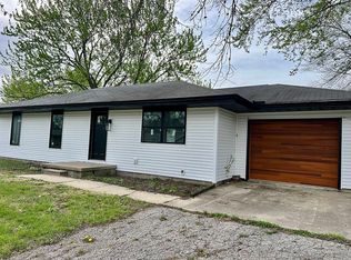 14 Massie Dr, Toledo, IL 62468