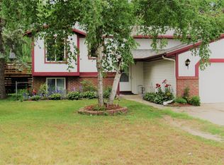 377 Pine Place Ct SE, Grand Rapids, MI 49548
