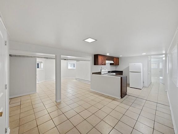 3rd image of 5706 N Maplewood Ave #G