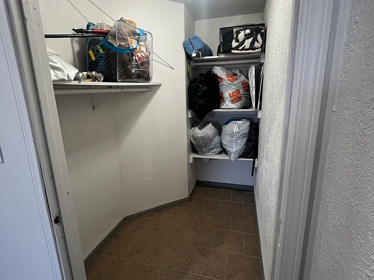 1030 Joy Ln — Photo 17