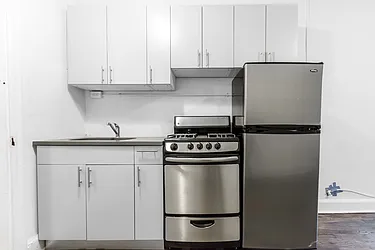 Rented by Wave Real Estate Group