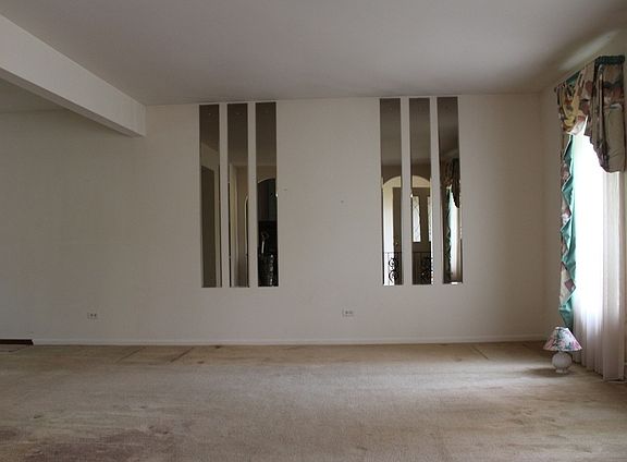 3rd image of 14956 Hopkins Ct