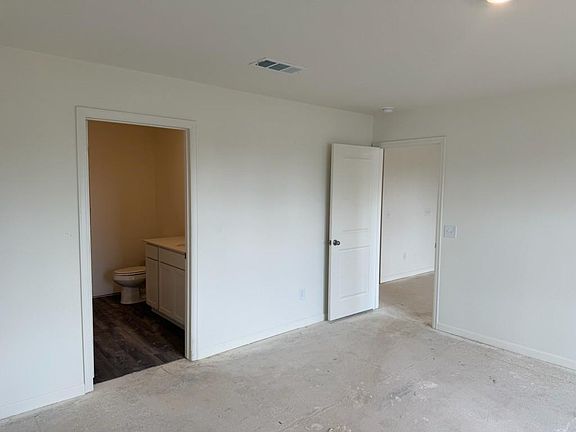 4th image of 31215 Williams Landing St