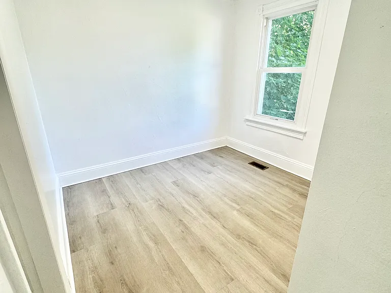 126 Poplar St — Photo 12