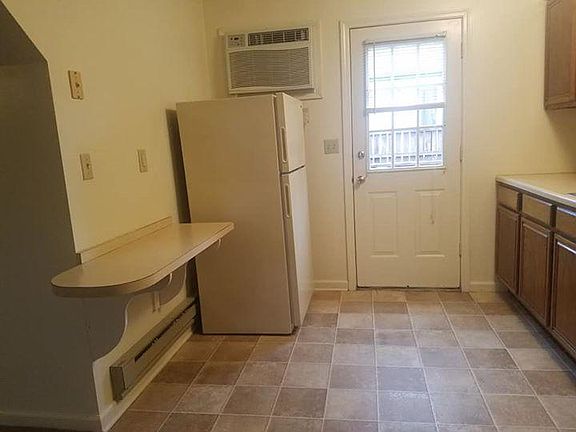 2nd image of 2863 Whitener St APT B5