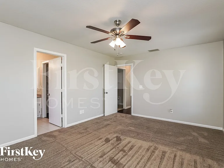 221 SW 43rd Ter — Photo 9