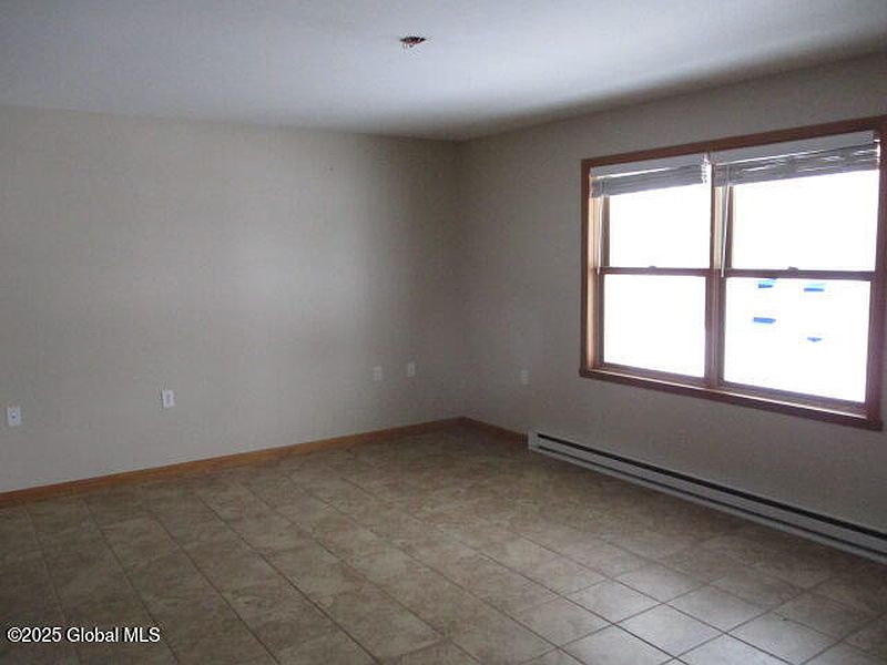 3rd image of 38 Smith Street