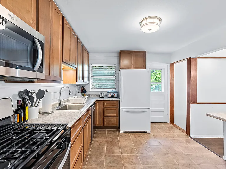 813 Riderwood Dr — Photo 17