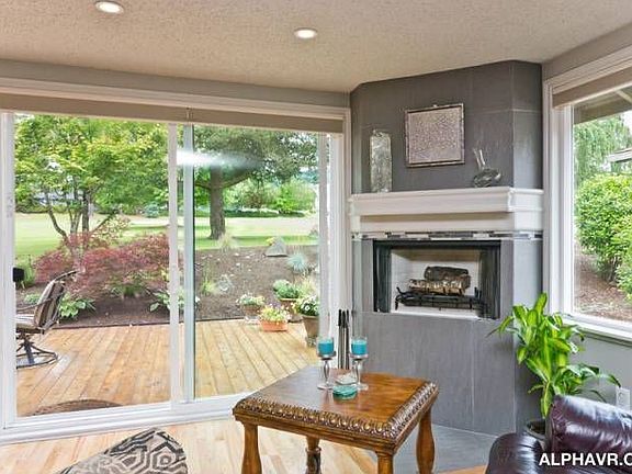 Wood/Gas Assist Fireplace