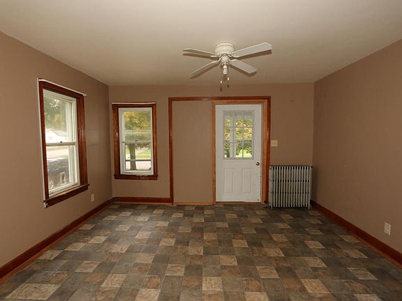 2nd image of 1305 Young St