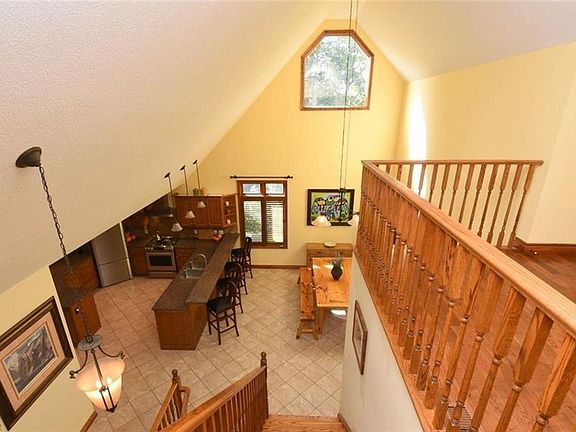 3rd image of 635 Millgrove Side Rd