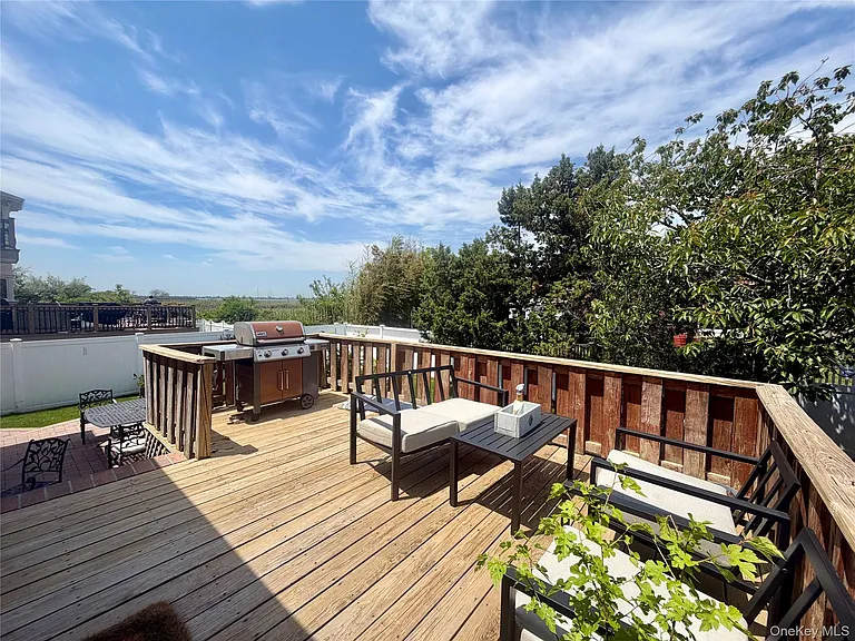 821 Channel Rd — Photo 15