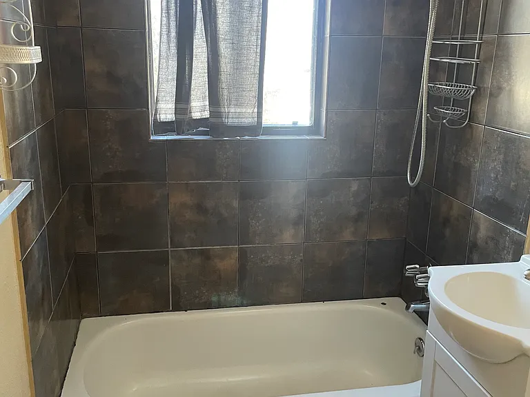 345 W Breed St — Photo 13