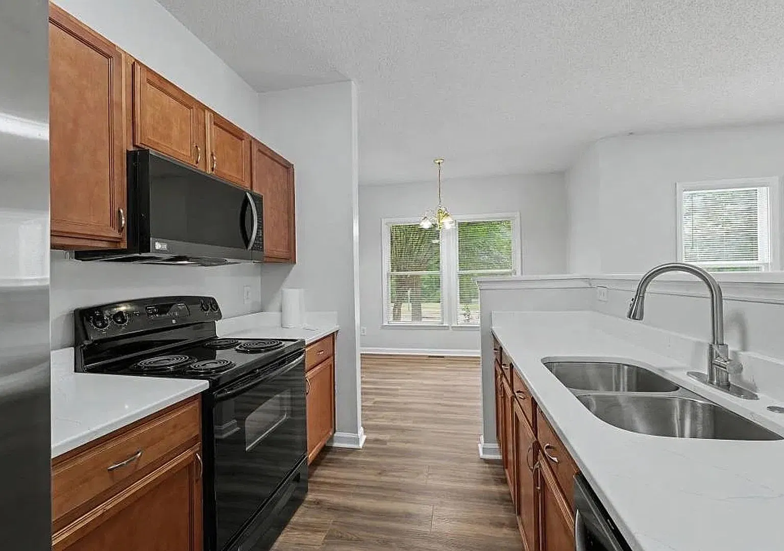 Room in 3 Bedroom Home in Greensboro — Photo 3
