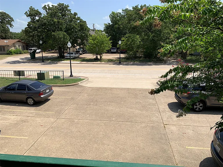 4100 College Main St #B — Photo 11