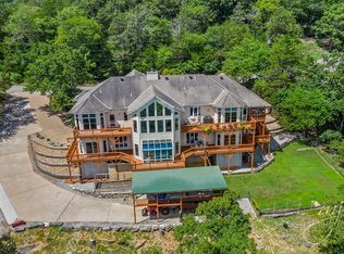 32 Deer Run Dr, Holiday Island, AR 72631
