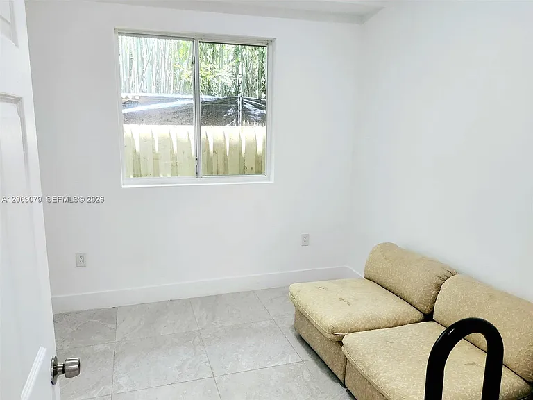 580 NW 34th St #1 — Photo 15