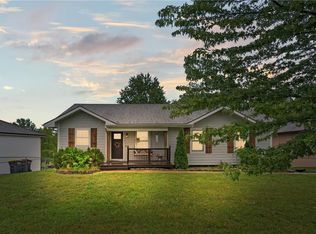 617 Lodwick Ln, Excelsior Springs, MO 64024