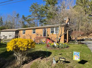 977 Pleasant Valley Rd, Wht Sulphur S, WV 24986