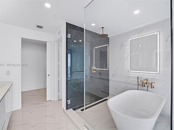 5th image of 700 NE 24th St #3502