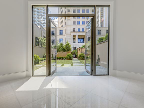 5th image of 3376 Peachtree Road Ne Maisonette #3