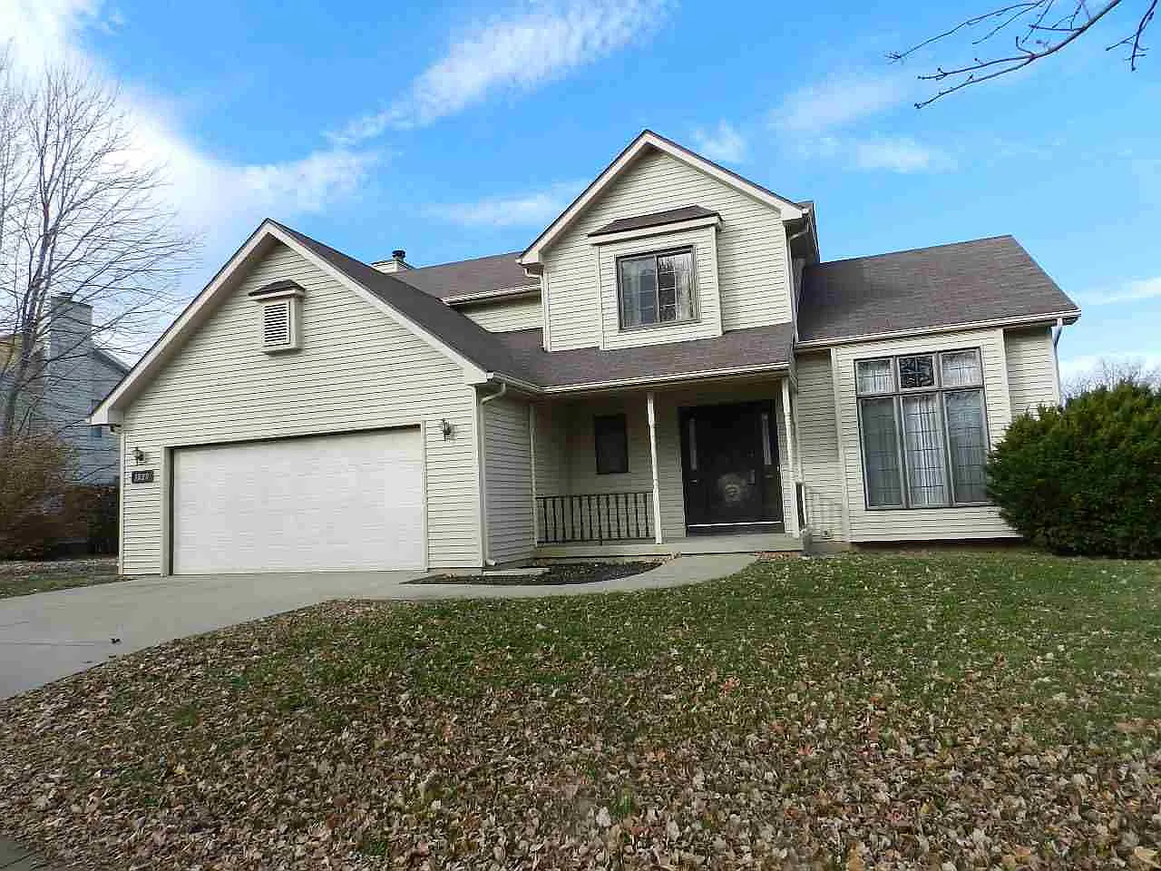 1020 W Rosewood Dr photo 1