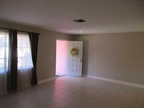 3rd image of 2888 Indianwood Dr