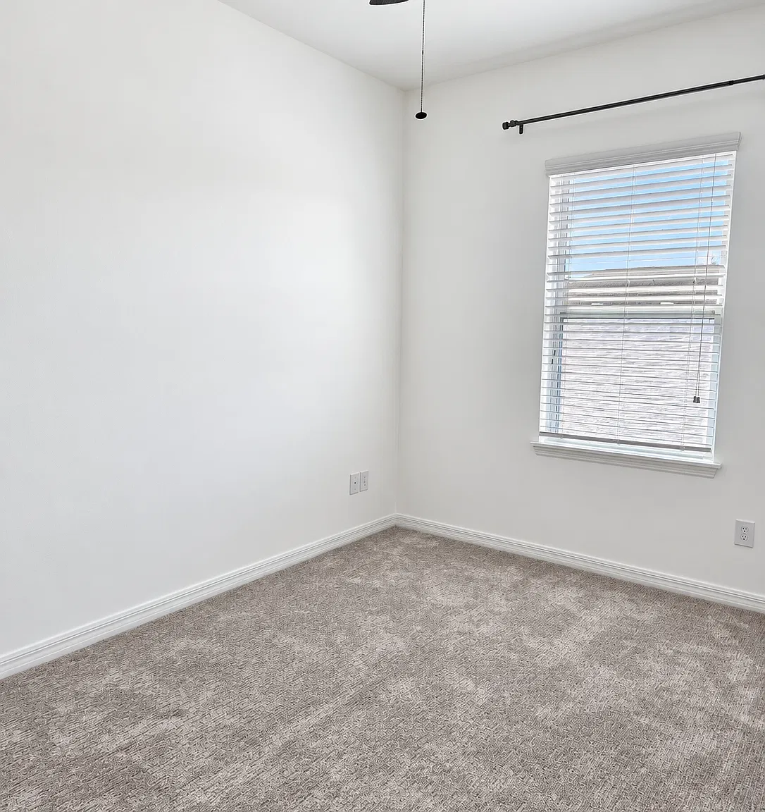 3 bed, 2.5 bath, 1584 sqft, $2,800 — Photo 2