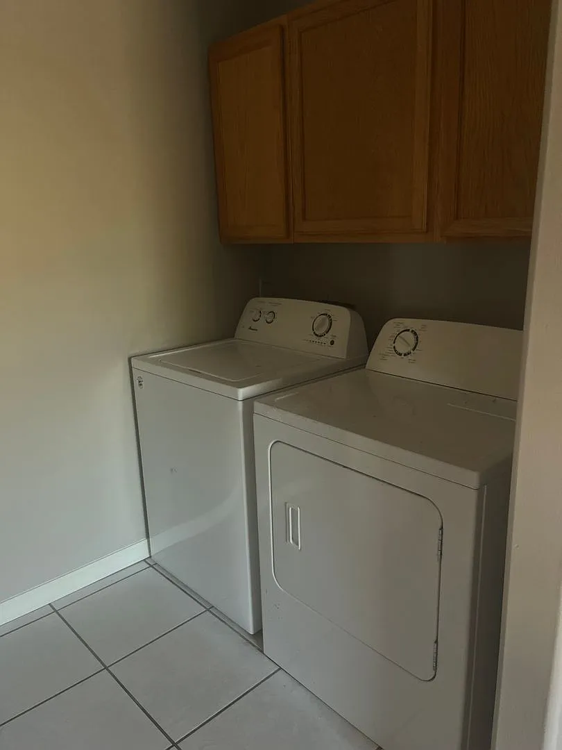 Eagle-2617 South 56th (6 Plex) — Photo 3