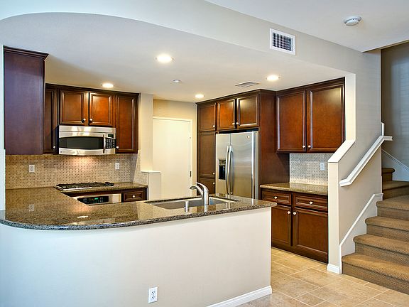 5th image of 37 Brownstone Way